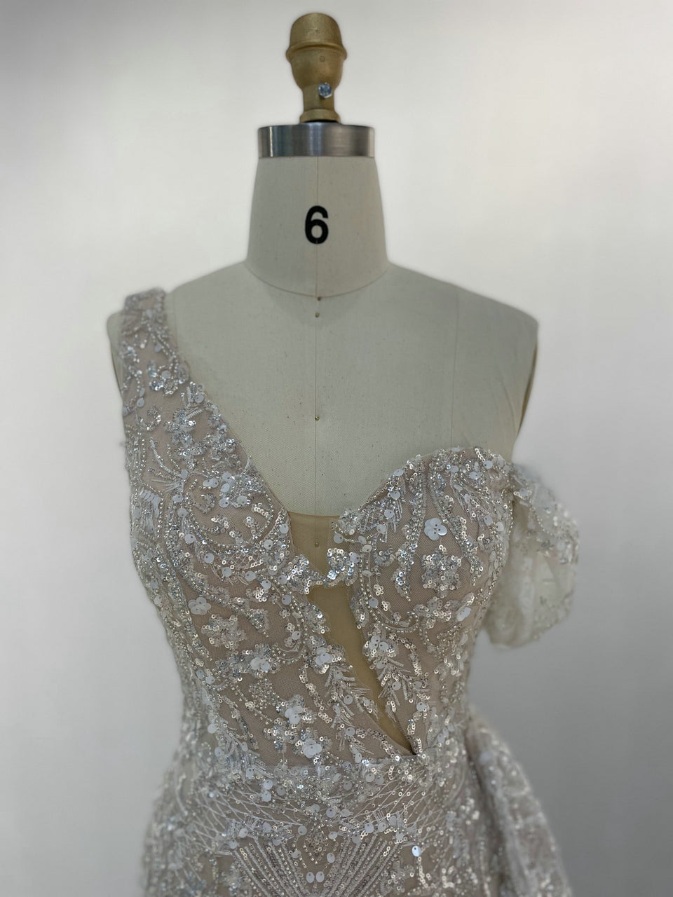 One-Shoulder Asymmetric Cut High Slit Lace Mermaid Couture Evening Gown DDS065