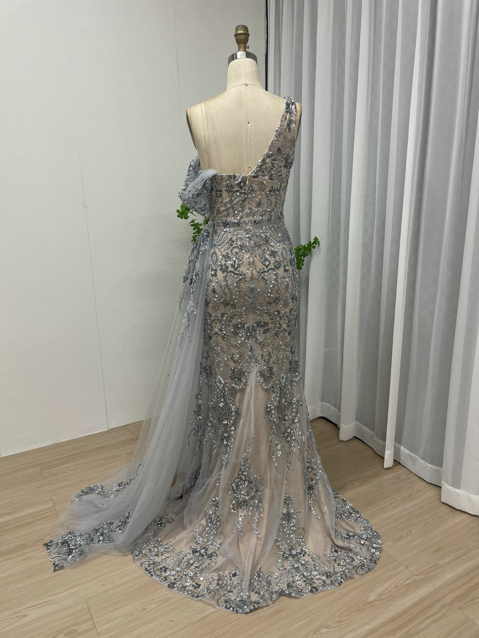 One-Shoulder Asymmetric Cut High Slit Lace Mermaid Couture Evening Gown DDS065