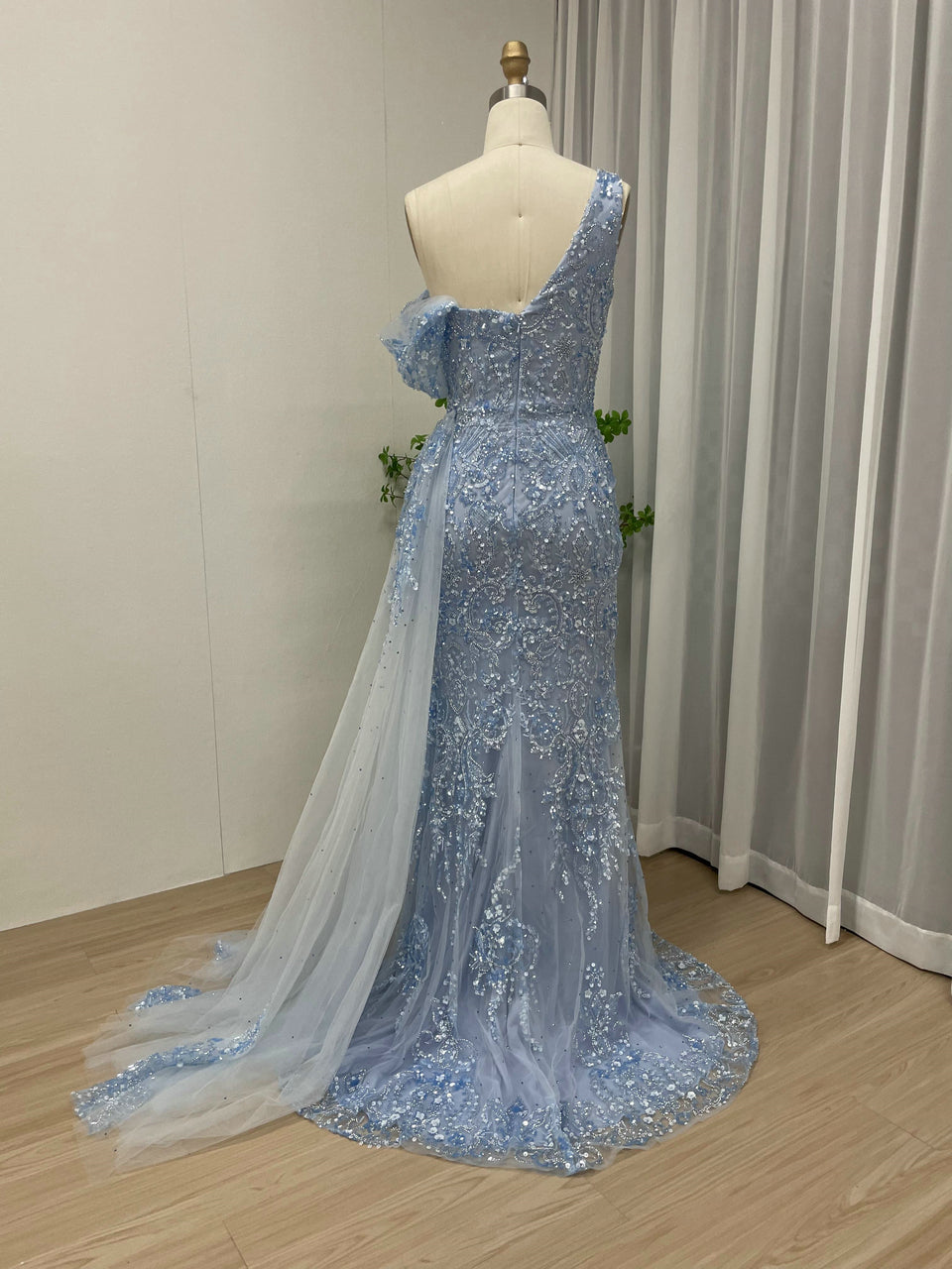 One-Shoulder Asymmetric Cut High Slit Lace Mermaid Couture Evening Gown DDS065