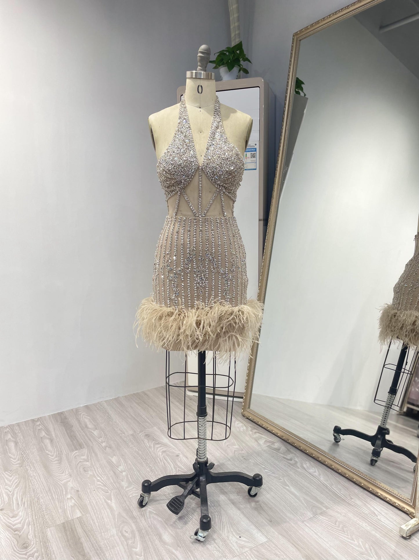 Halter Neck Beading Feather Short Party Dress MB40003