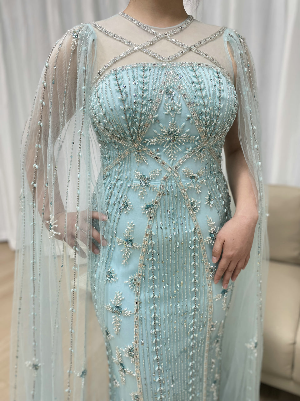 Dubai Muslim Cape Sleeves Luxury Beaded Arabic Wedding Party Gowns for Elegant Women MB40155B