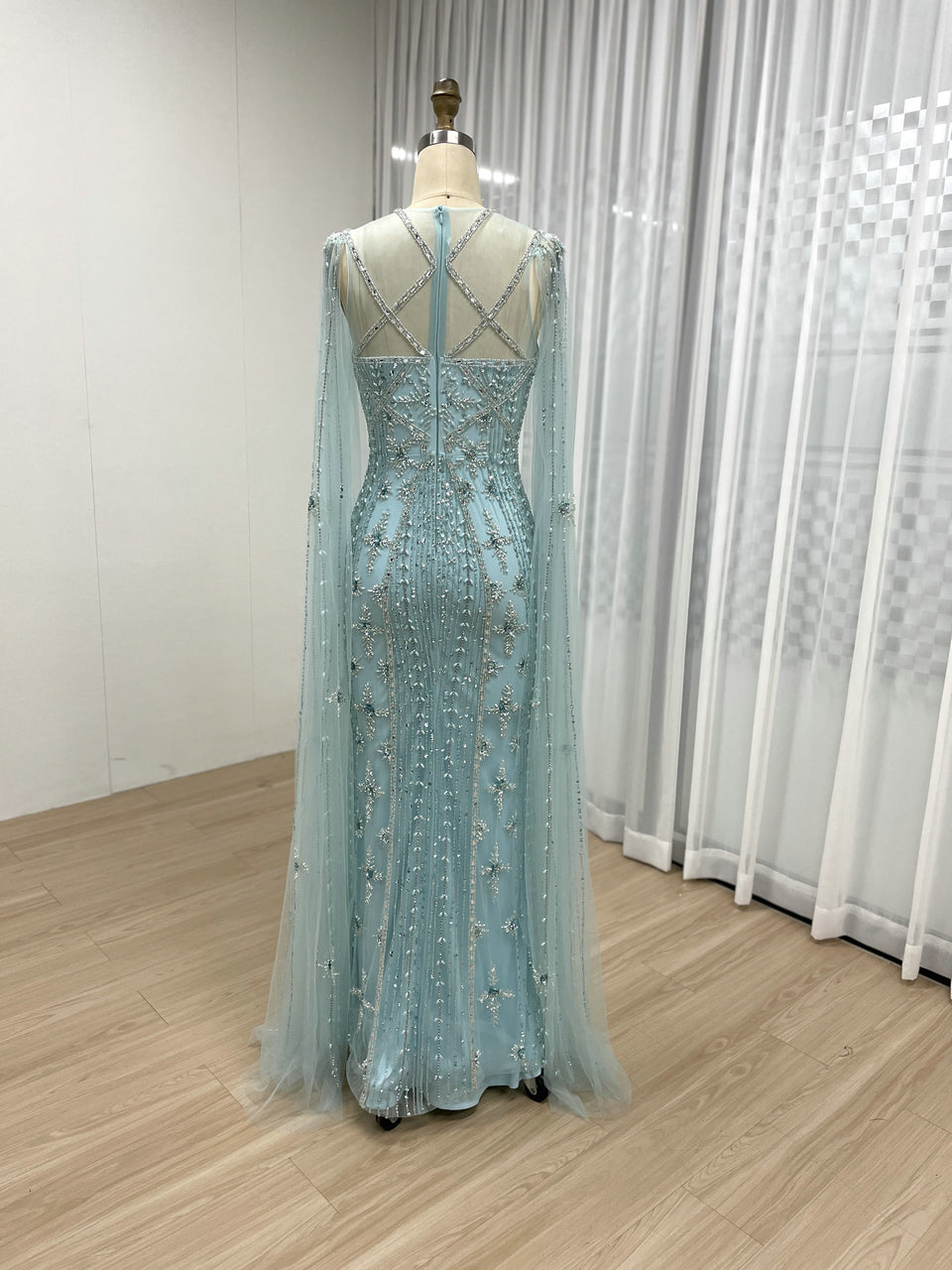 Dubai Muslim Cape Sleeves Luxury Beaded Arabic Wedding Party Gowns for Elegant Women MB40155B