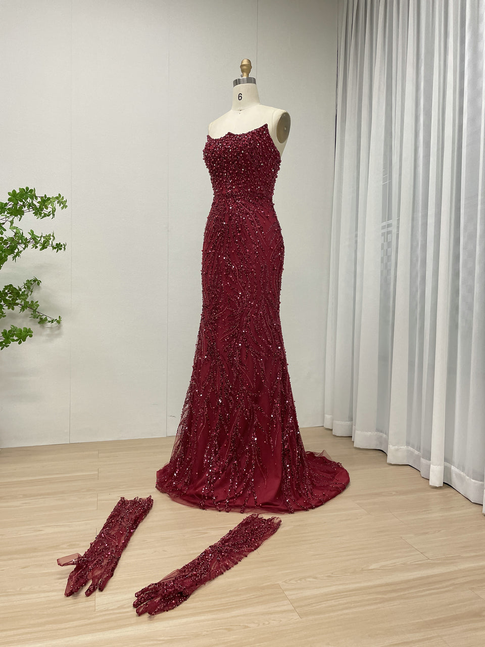 Luxury Strapless Beaded Evening Gown Suitable for Banquet With Gloves MB40156-2