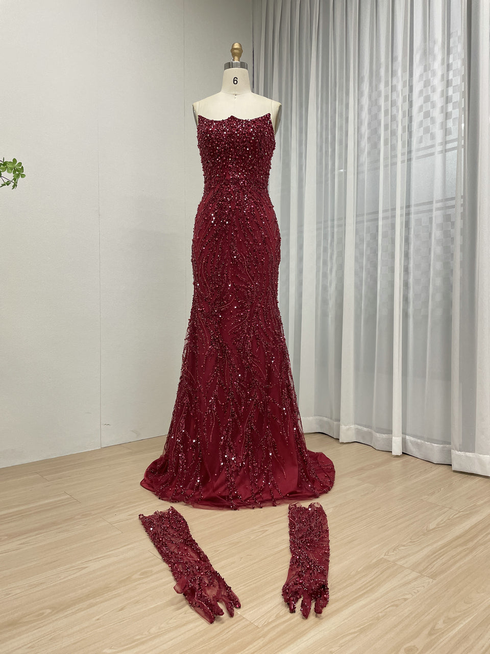 Luxury Strapless Beaded Evening Gown Suitable for Banquet With Gloves MB40156-2