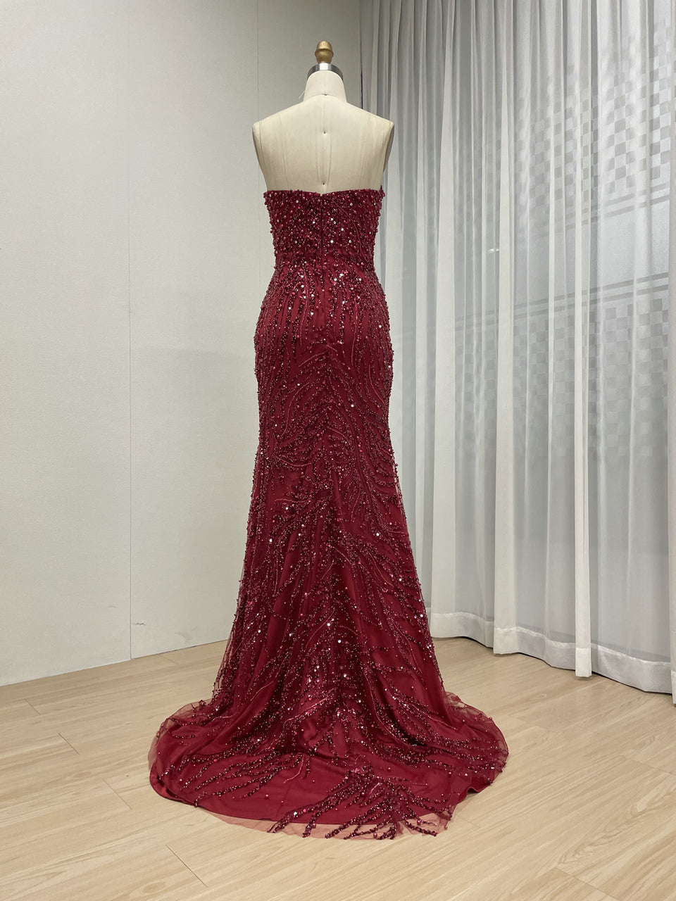 Luxury Strapless Beaded Evening Gown Suitable for Banquet With Gloves MB40156-2