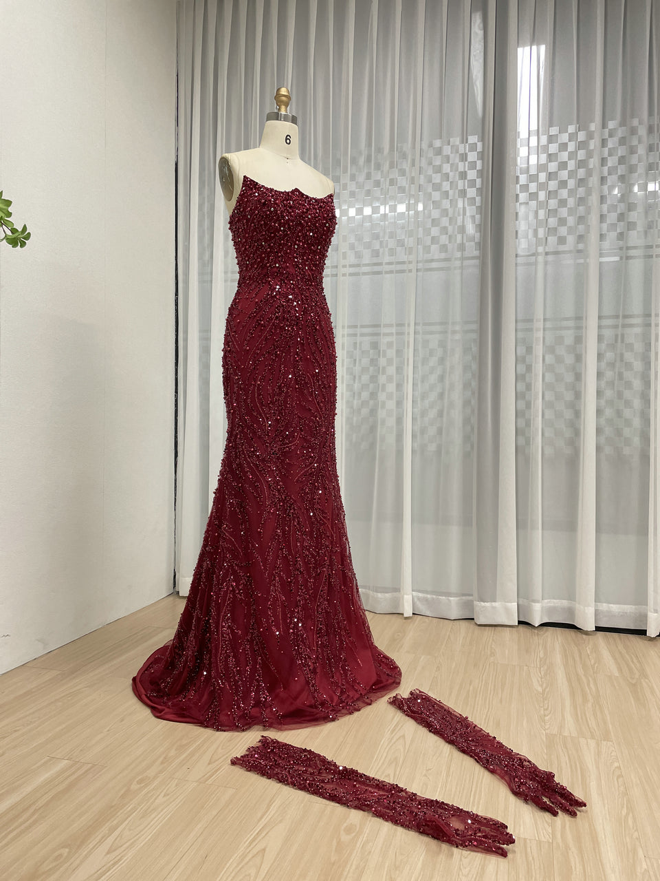 Luxury Strapless Beaded Evening Gown Suitable for Banquet With Gloves MB40156-2