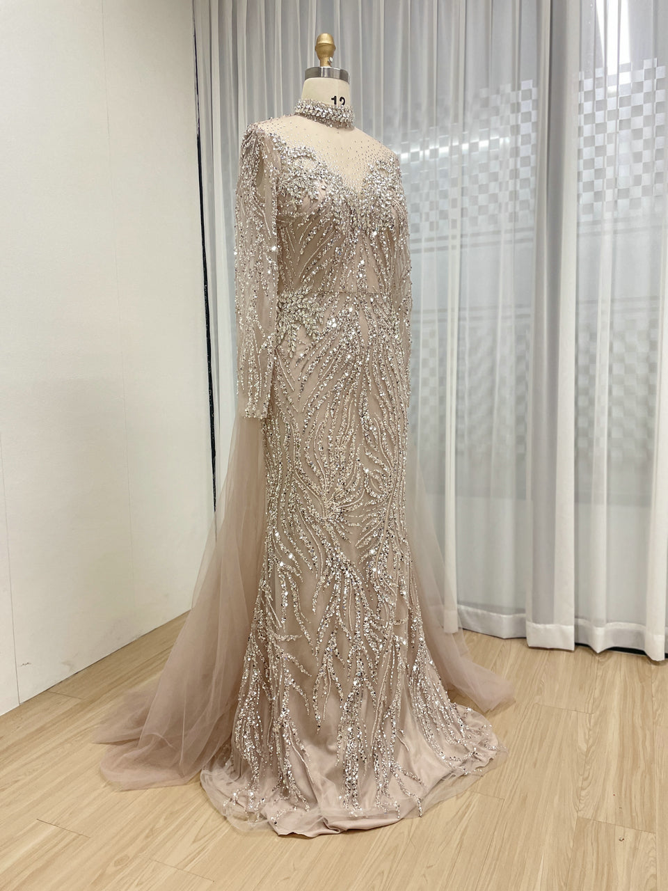 Luxury Evening Gown Suitable for Banquet Embellished Exquisite Embroidery Crystal With Detachable Back Train MB40216-3