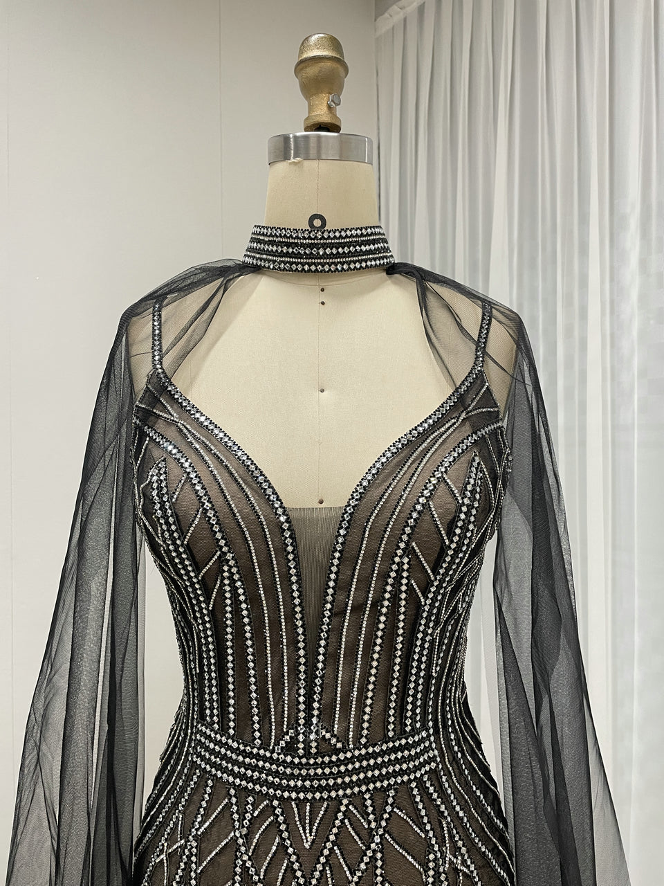 Champagne Luxury Beaded Spaghetti Strap Evening Dresses Deep V Neck Sexy Mermaid Formal Wedding Party Gowns for Ladies MB40290