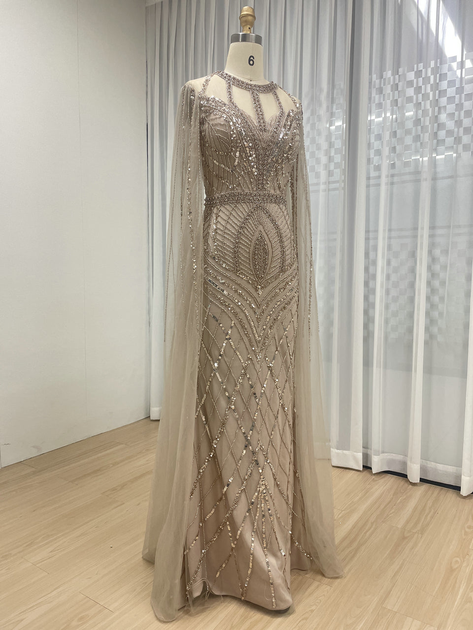 Luxury Couture Dress Suitable for Banquet Embellished Exquisite Embroidery Bead and Sequin MB40291-2