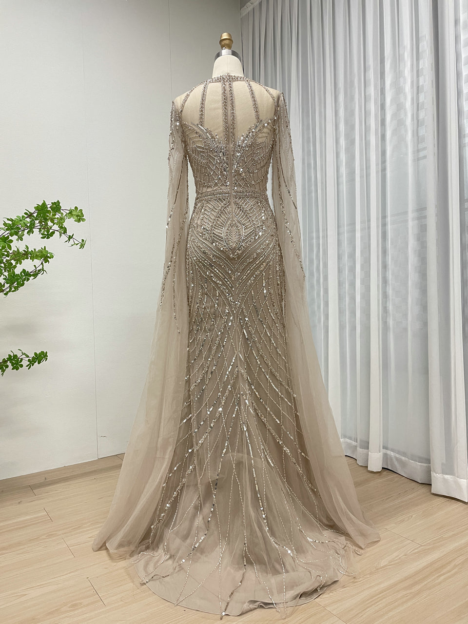 Champagne and Green Modest Long Sleeves Hand-Sewn Sequin Beaded Ball Gown Evening Dresses for Wedding Party Prom MB40291