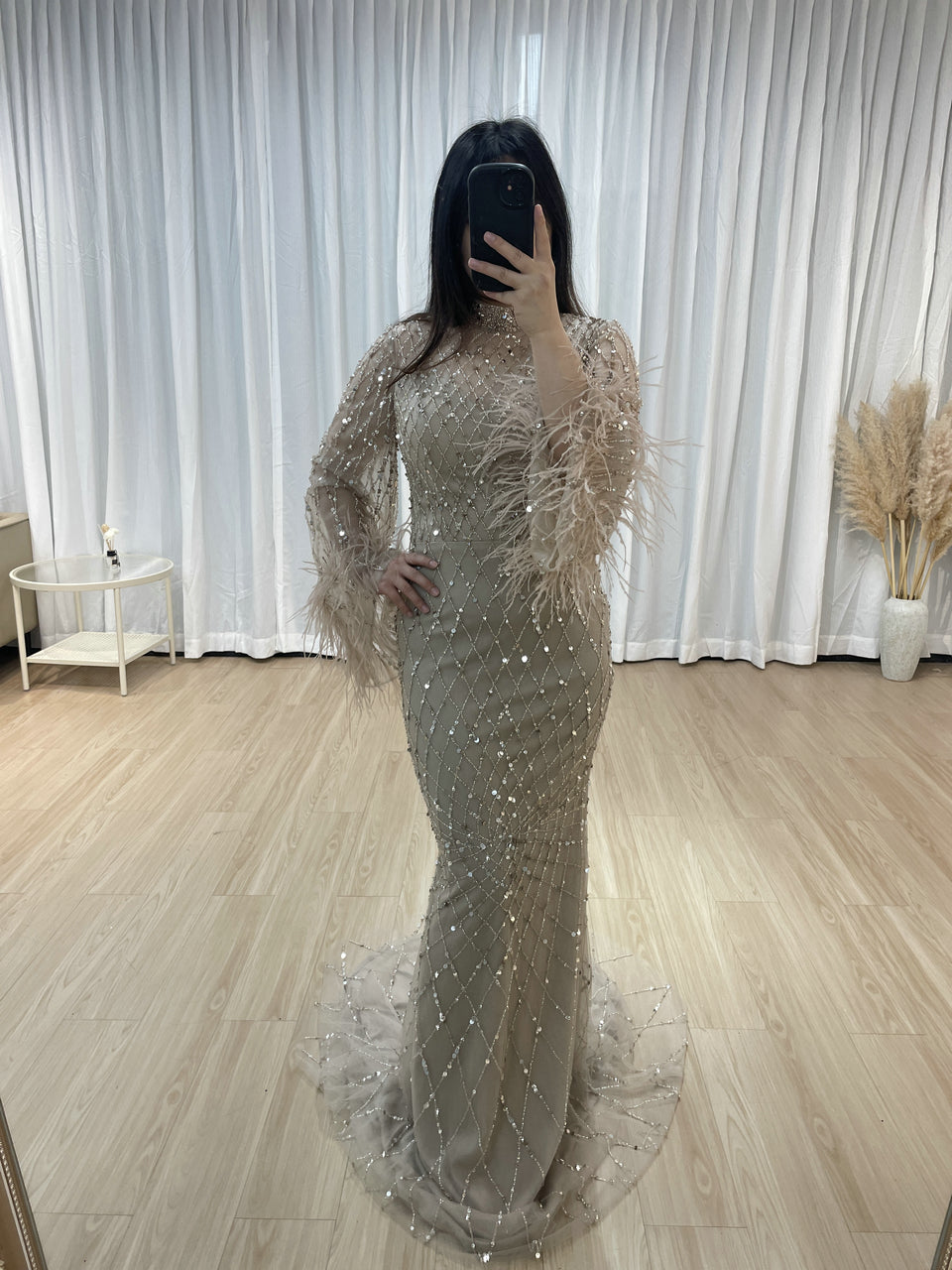 Luxurious Long Sleeve With Feathers Designer Evening Party Dress Handmade Haute Couture Evening Gown MB40294