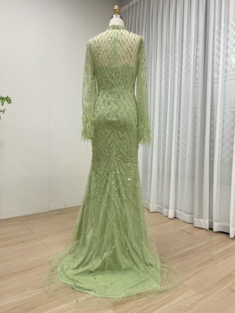Luxurious Long Sleeve With Feathers Designer Evening Party Dress Handmade Haute Couture Evening Gown MB40294