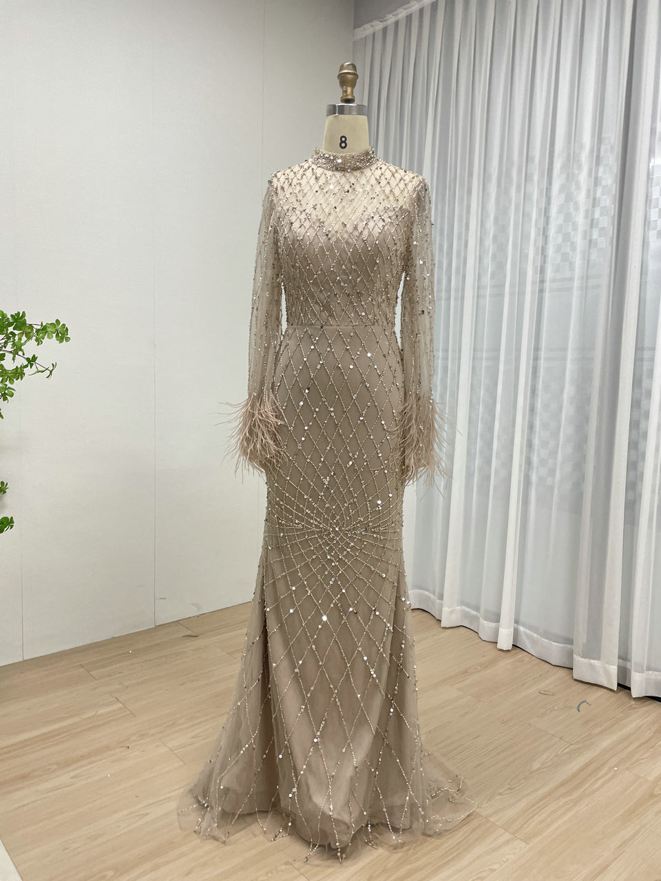 Luxurious Long Sleeve With Feathers Designer Evening Party Dress Handmade Haute Couture Evening Gown MB40294