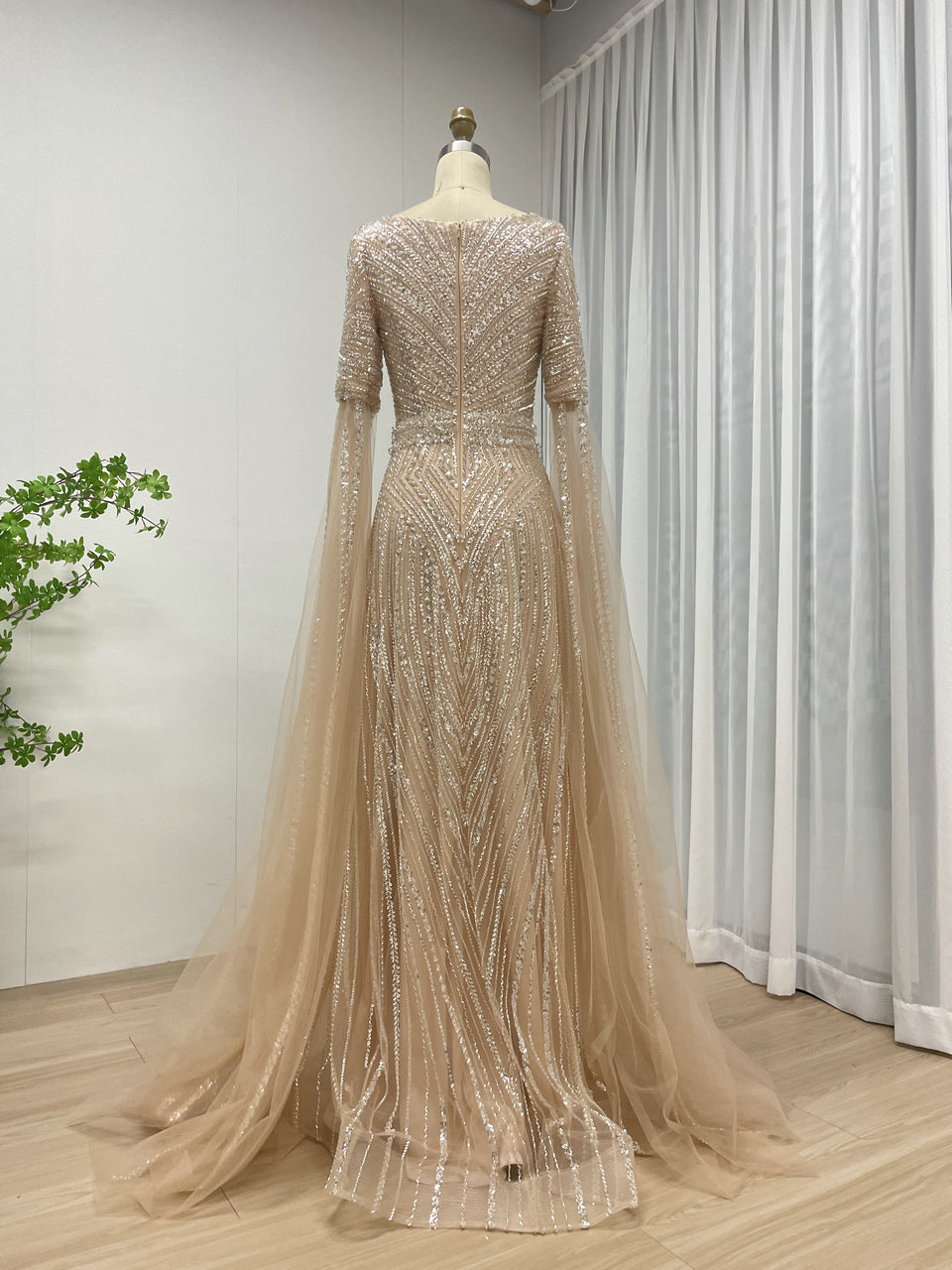 Hot Selling Cape Sleeve Beading Lace A Line Dubai Wedding Party Evening Dress 2025 Mother Dress MB40298
