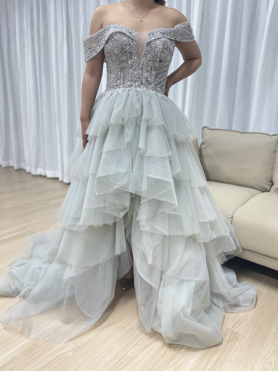 Gray Green Evening Dress Sequined Beaded Deep V Princess Dress Beautiful Split Textured Mesh Skirt MB40309
