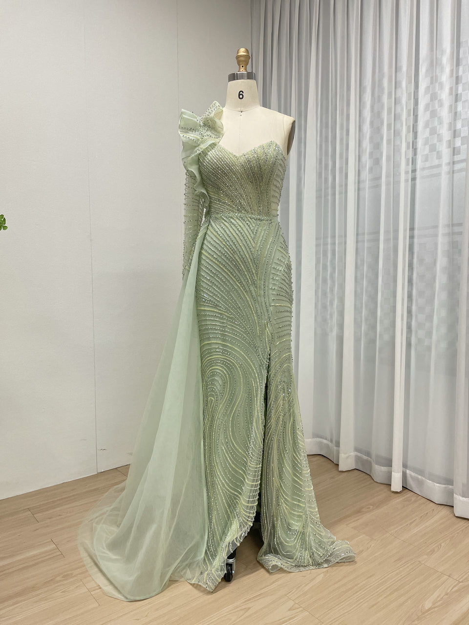 Luxury Sexy Hight Slit One Shoulder Evening Gown Suitable for Banquet With Side Train MB40314