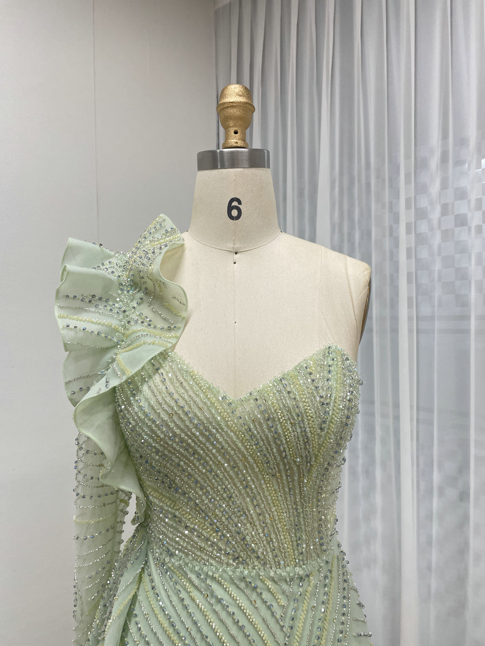Luxury Sexy Hight Slit One Shoulder Evening Gown Suitable for Banquet With Side Train MB40314