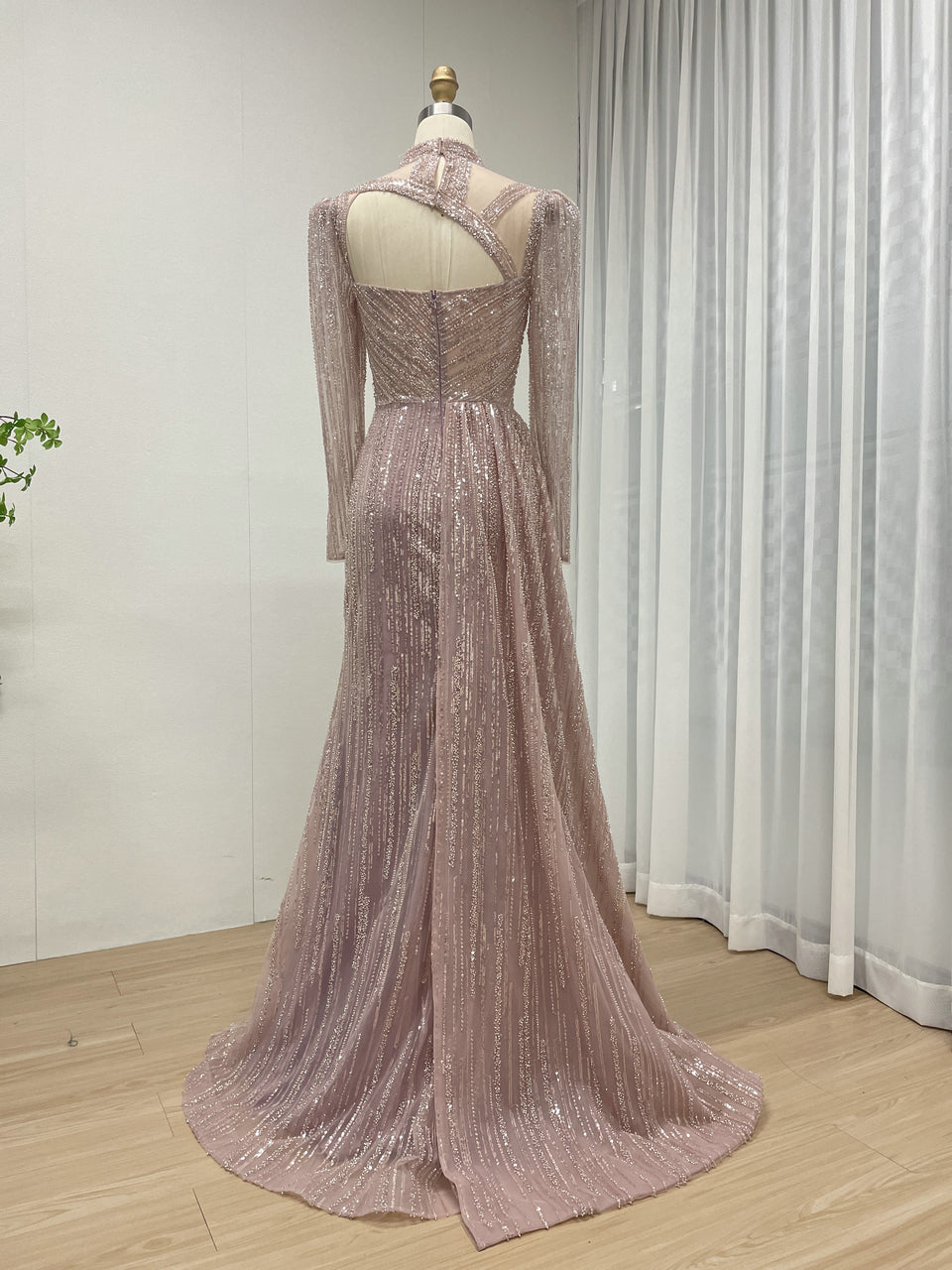 Exquisite Beaded Embroidery Middle Slit Pink Long Sleeve Boat Neck Muslim Long Sleeve Dress MB40316