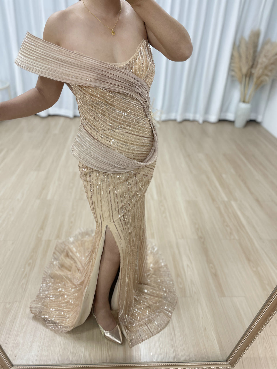 Champagne High Slit Sexy Evening Gown Suitable for Banquet and Prom Embellished With Exquisite Embroidery Beads MB40319