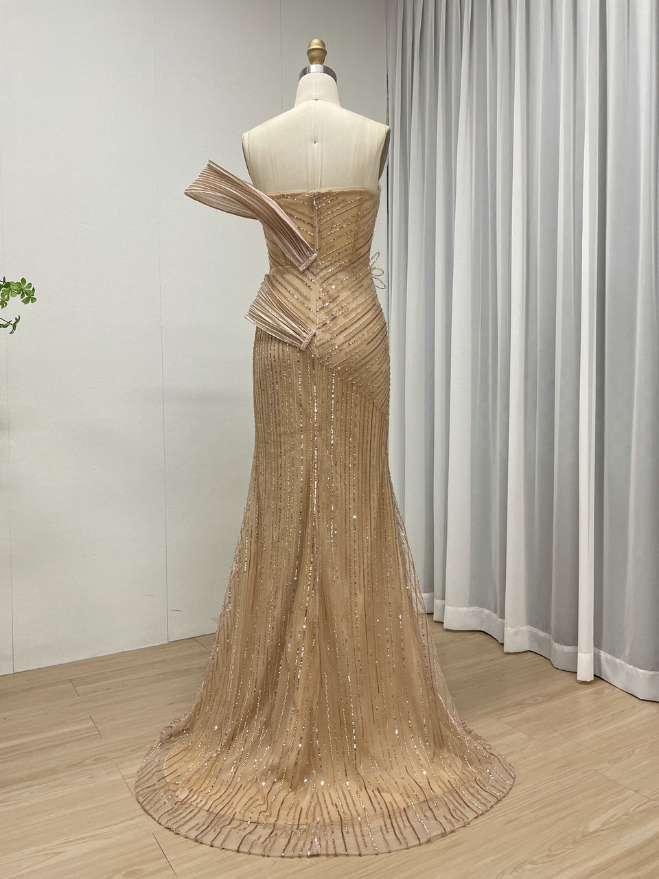 Champagne High Slit Sexy Evening Gown Suitable for Banquet and Prom Embellished With Exquisite Embroidery Beads MB40319
