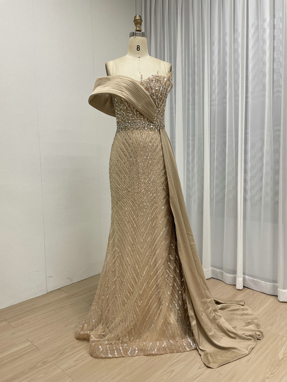 Luxury Evening Gown Suitable for Banquet Embellished With Dazzling Embroidery Bead and Removable Side Skirt MB40320
