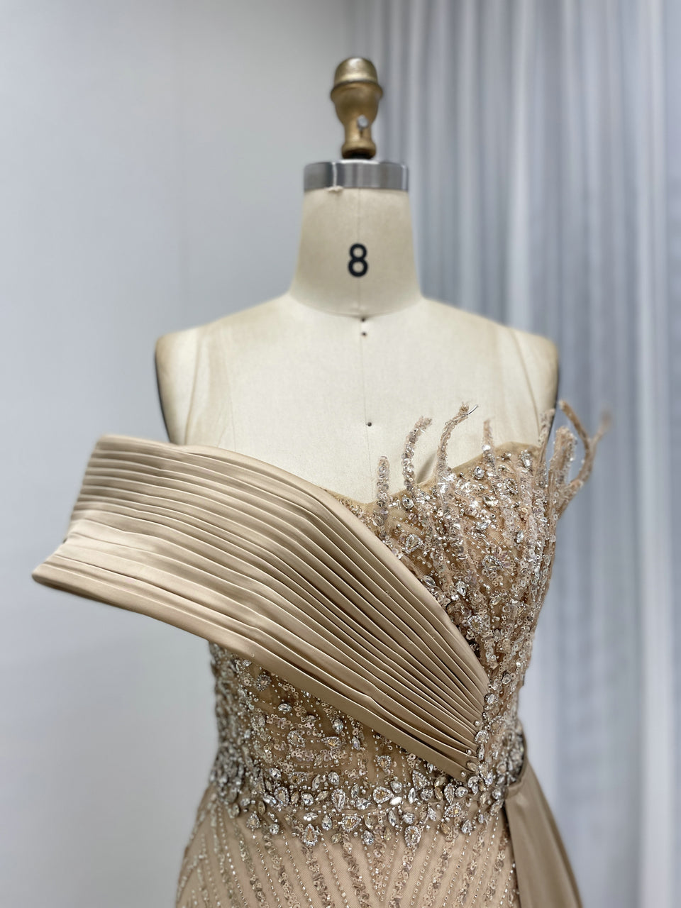 Luxury Evening Gown Suitable for Banquet Embellished With Dazzling Embroidery Bead and Removable Side Skirt MB40320