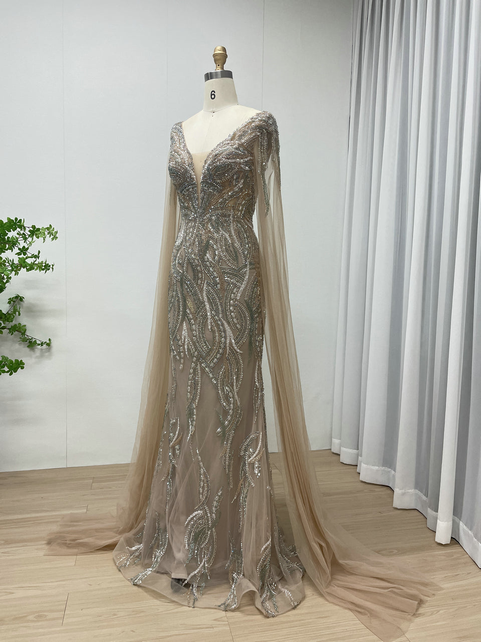 Champagne Elegant Luxury V Neck Mermaid Gown Exquisite Beaded Embroidery Long Sleeves Vintage Evening Dress MB40321