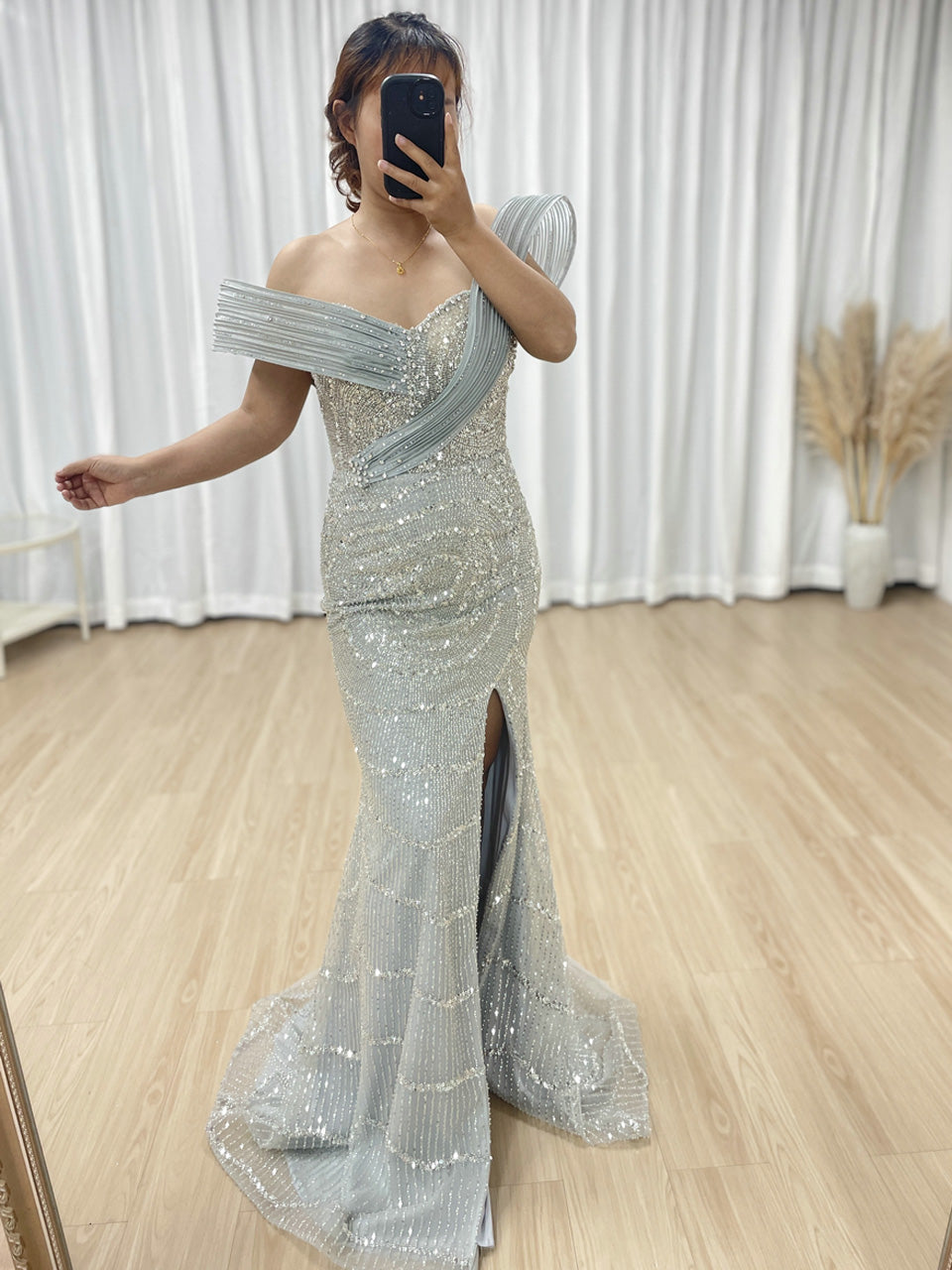 High Slit Mermaid Evening Formal Dress Embellished With Exquisite Embroidery Beads Suitable for Banquet MB40322