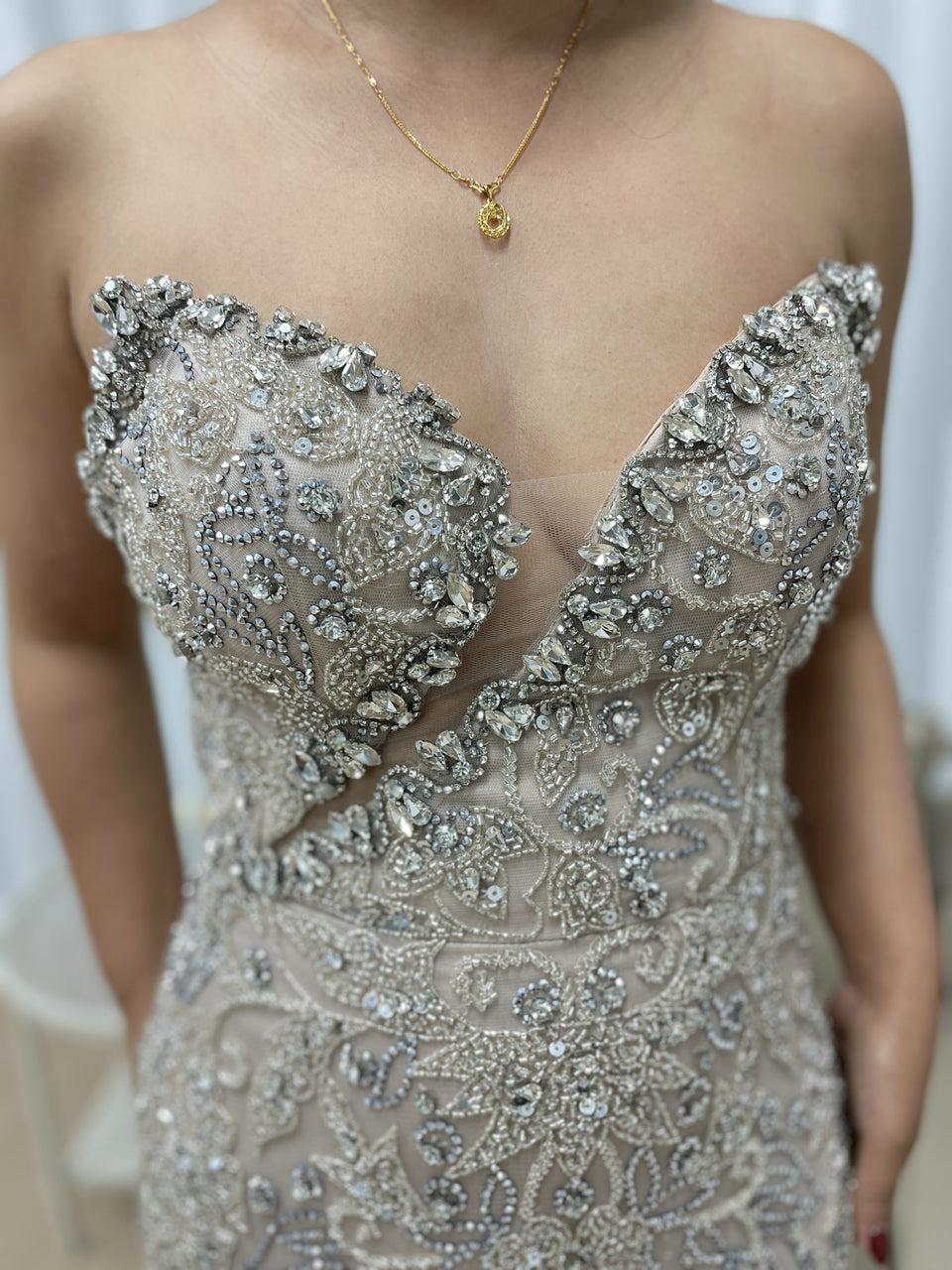 Sexy High Slit V Neck Evening Gown Suitable for Banquet Embellished With Exquisite Embroidery Beaded MB40327
