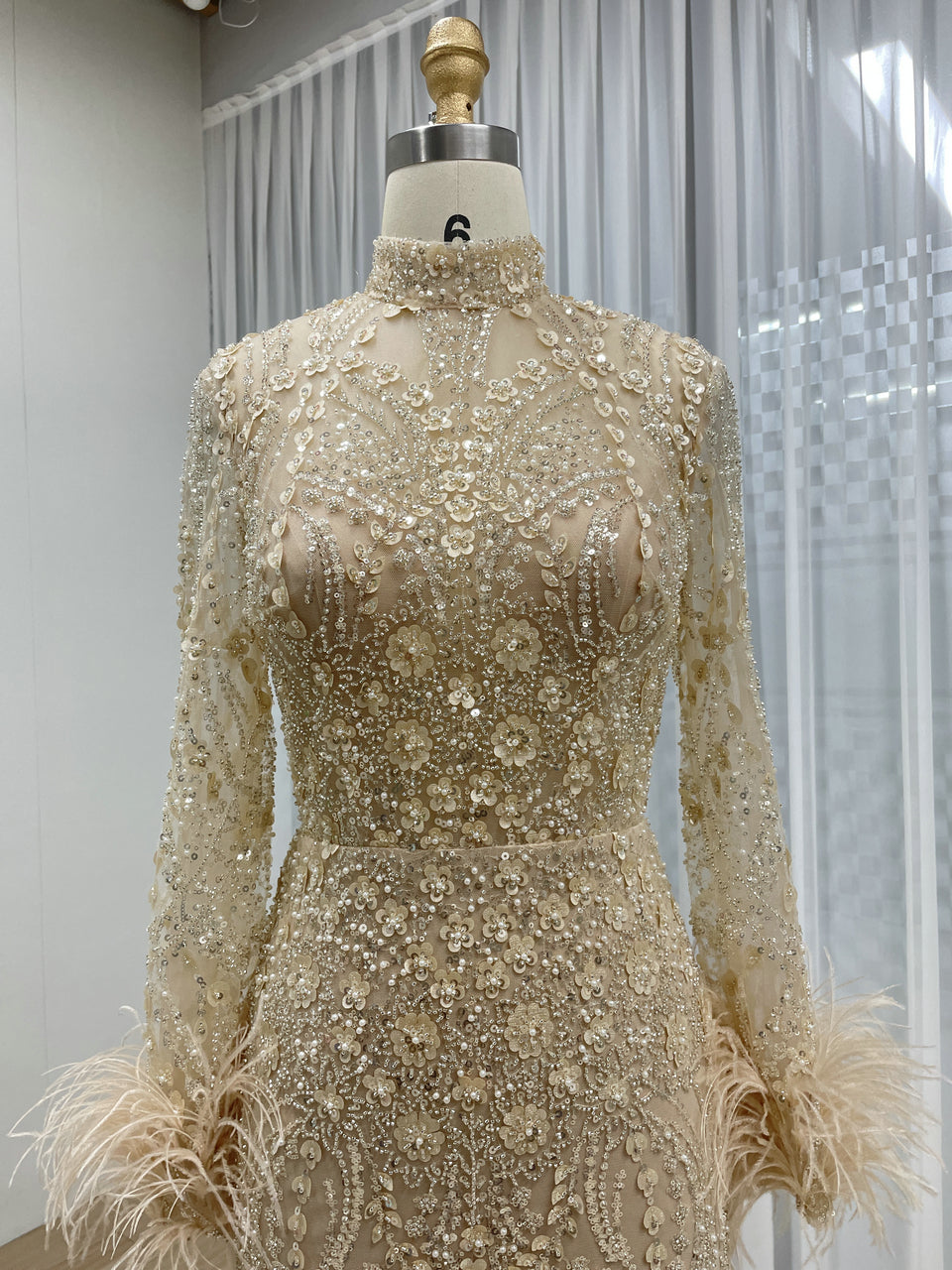 Embroidery Beaded Sequin Dubai Luxury Couture Mother of the Bride Dress With Feather Trim Sleeve MB40329