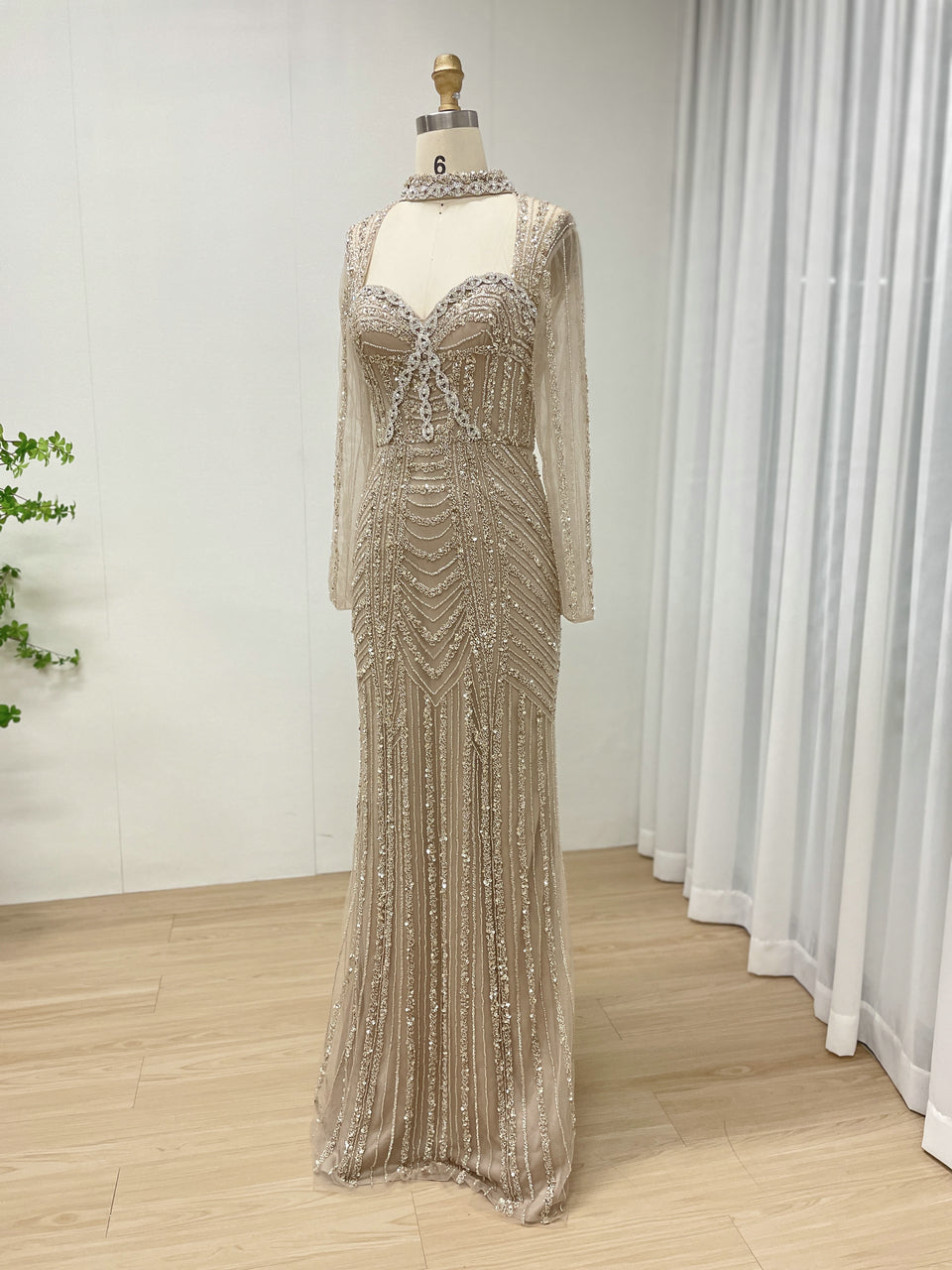 Gorgeous Dubai Couture Evening Gown Sexy Slit Embellished With Exquisite Embroidery Beaded MB40331