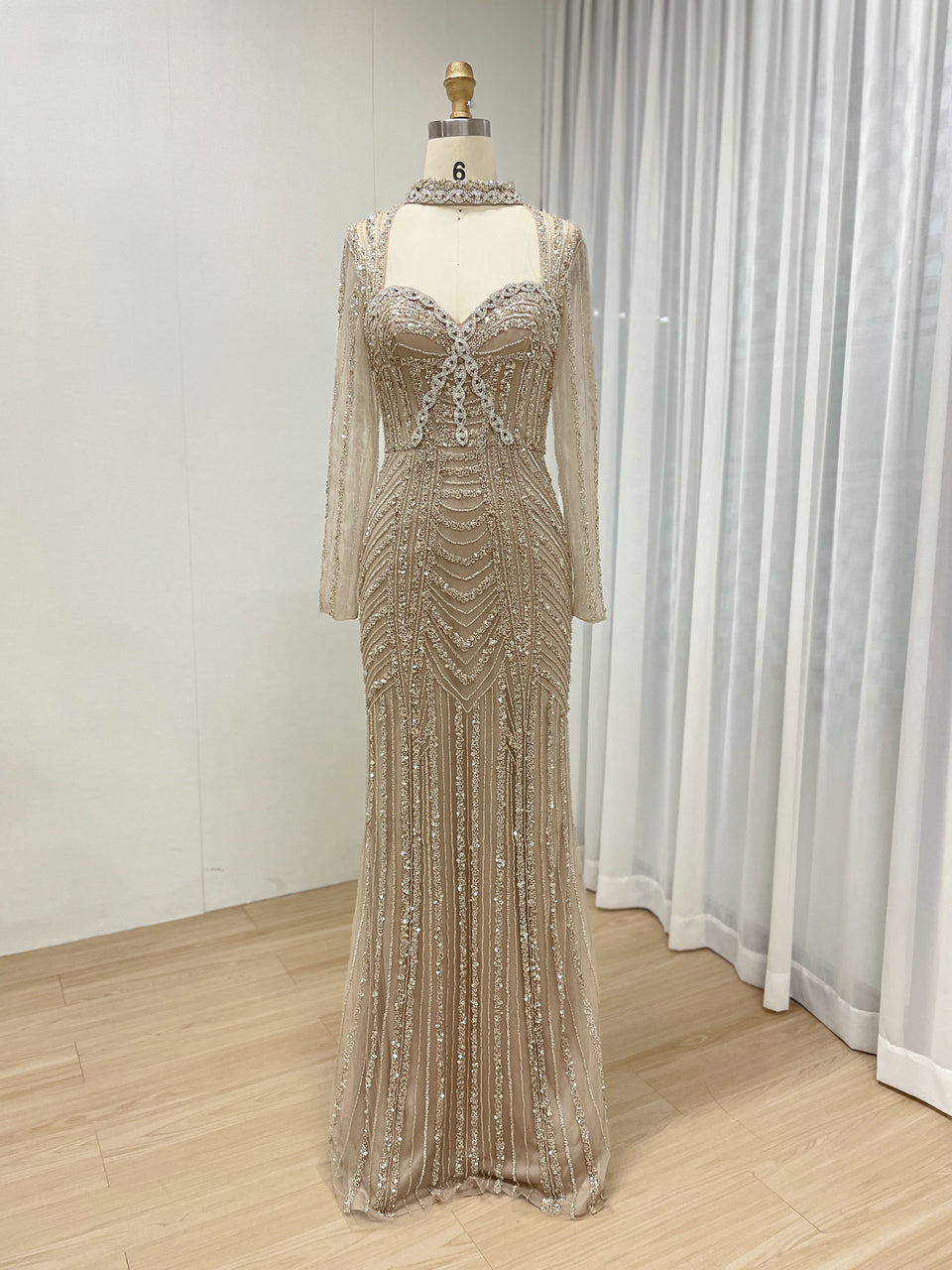 Gorgeous Dubai Couture Evening Gown Sexy Slit Embellished With Exquisite Embroidery Beaded MB40331