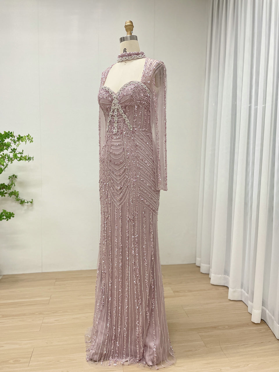 Gorgeous Dubai Couture Evening Gown Sexy Slit Embellished With Exquisite Embroidery Beaded MB40331