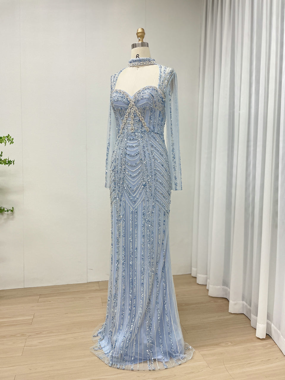 Gorgeous Dubai Couture Evening Gown Sexy Slit Embellished With Exquisite Embroidery Beaded MB40331