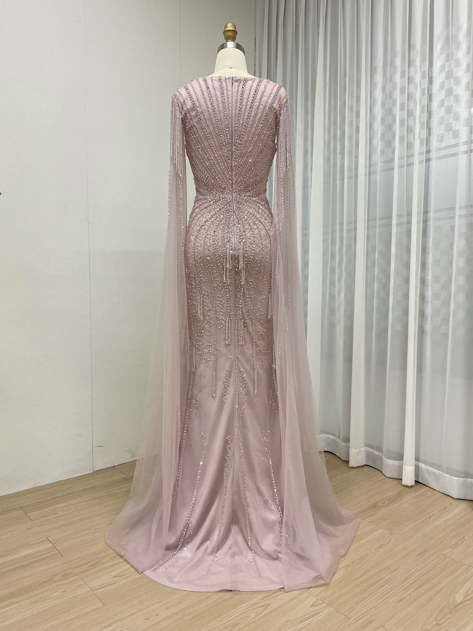 Sexy Deep V Neck Pink Mermaid Evening Gown With Embellished Exquisite Beaded Crystal Elegant Cap Sleeve MB40343