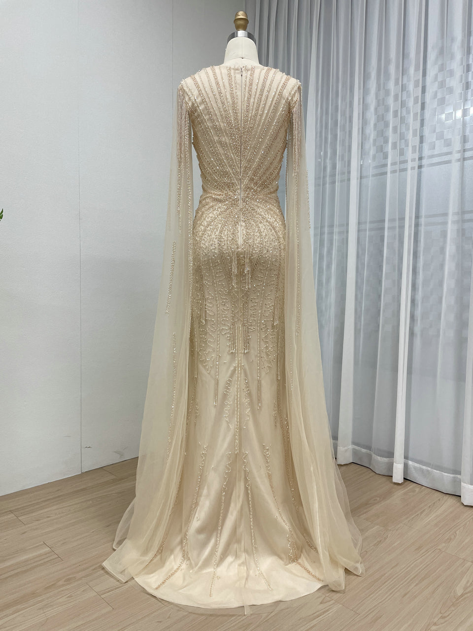 Sexy Deep V Neck Pink Mermaid Evening Gown With Embellished Exquisite Beaded Crystal Elegant Cap Sleeve MB40343