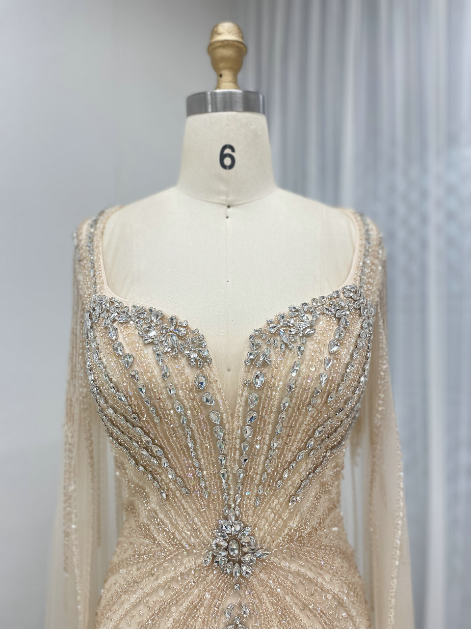 Sexy Deep V Neck Pink Mermaid Evening Gown With Embellished Exquisite Beaded Crystal Elegant Cap Sleeve MB40343