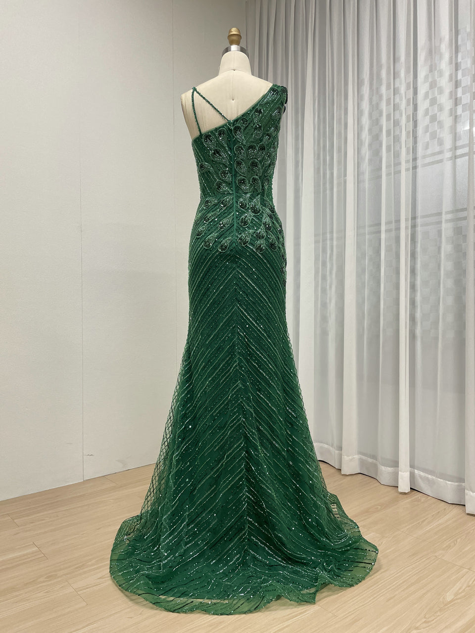 Dubai Gorgeous Champagne Evening Dress Sexy High Slit Spaghetti Strap With Exquisite Intricate Hand Beaded MB40347