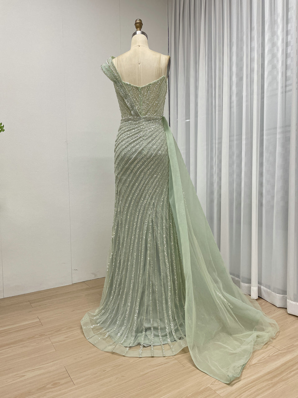 Light Green High Slit Sexy Sleeveless Mermaid Evening Gown With Side Train MB40357