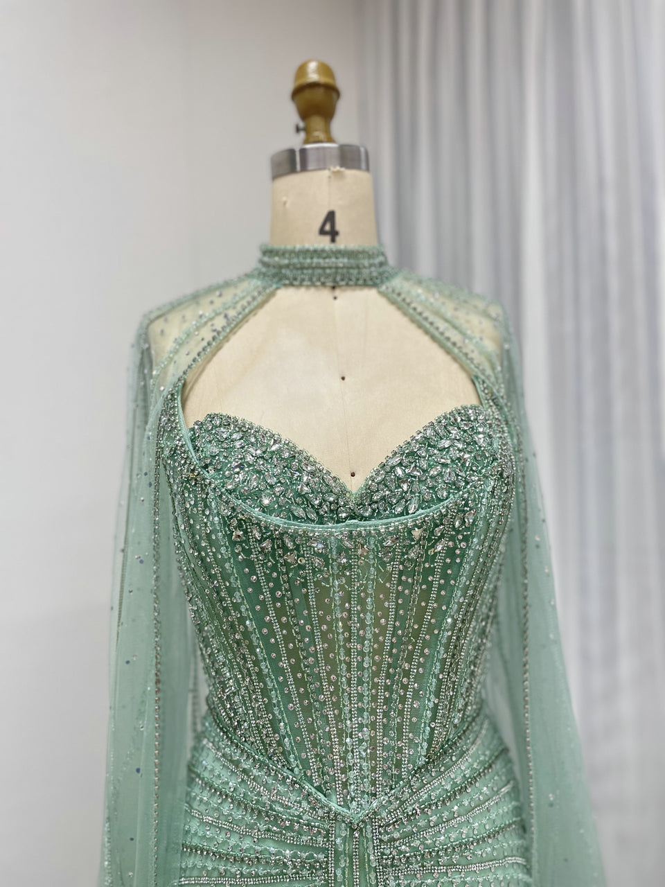 New Style Beaded Crystal Elegant Cape Sleeves Prom Evening Gown for Formal Occasion MB40365C