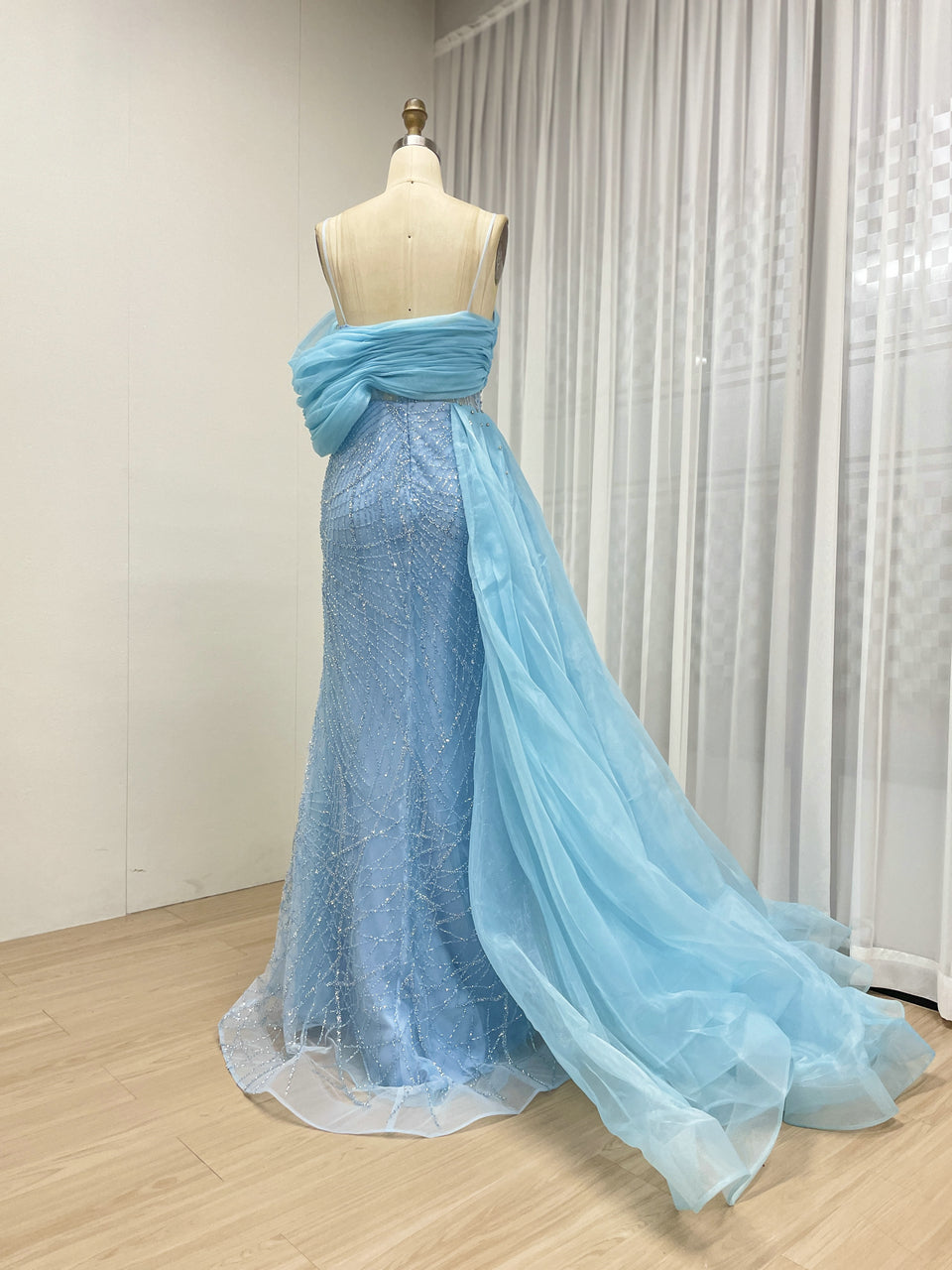 Sexy Spaghetti Strap Mermaid Evening Gown Suitable For Banquet With Side Train MB40373