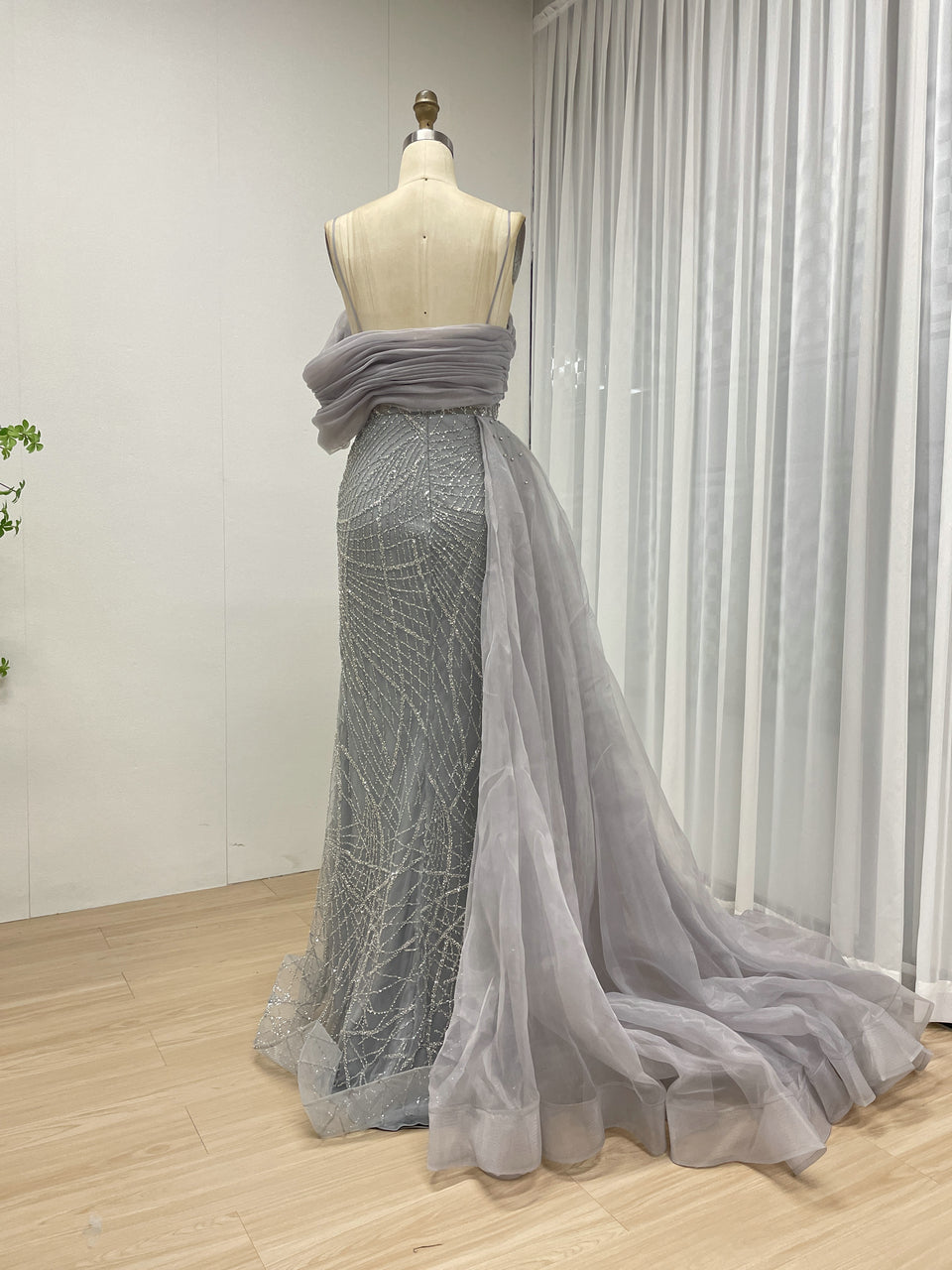 Sexy Spaghetti Strap Mermaid Evening Gown Suitable For Banquet With Side Train MB40373