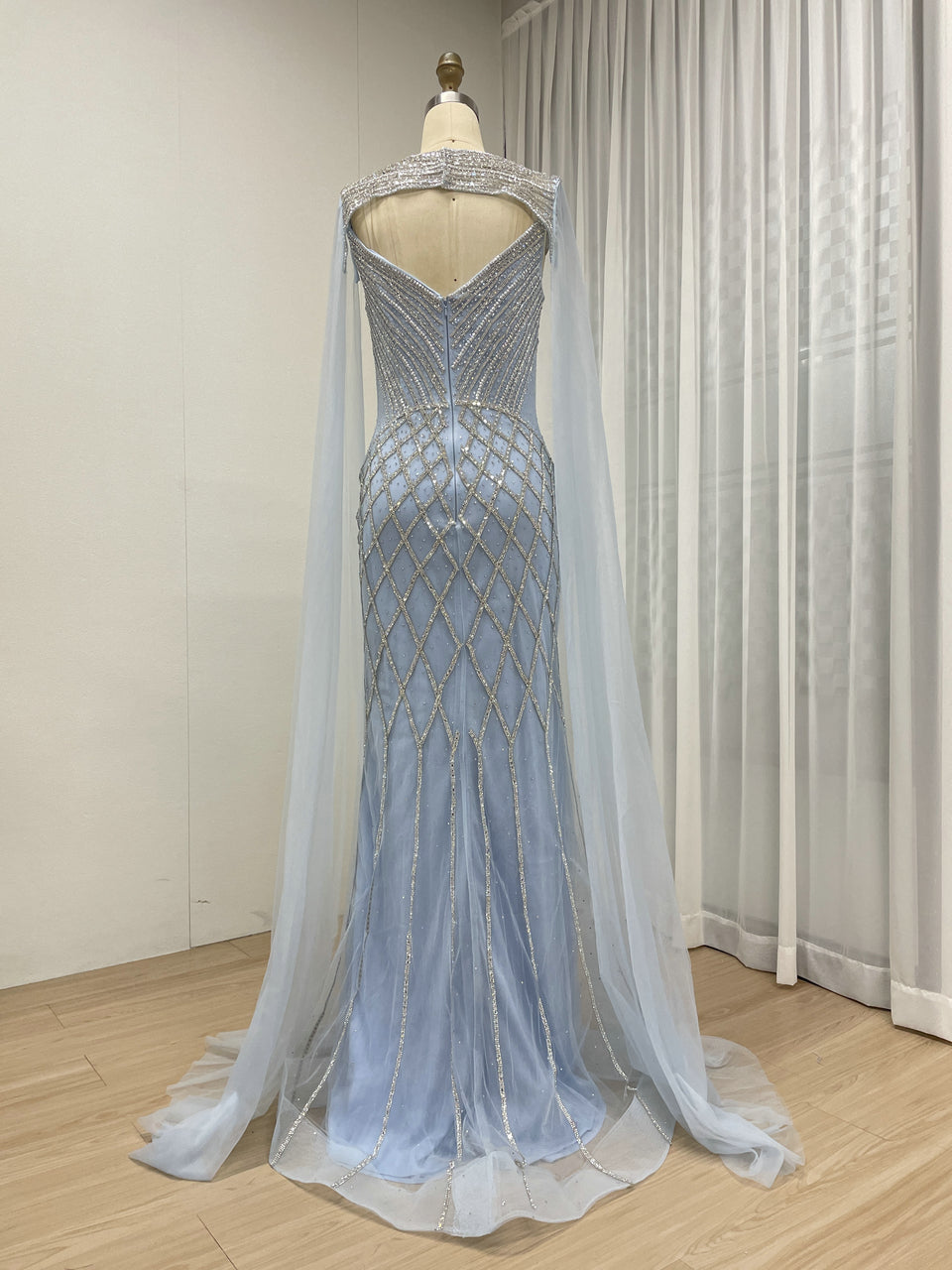 Luxury Mermaid Prom Evening Gown With Elegant Detachable Cap Sleeve MB40376