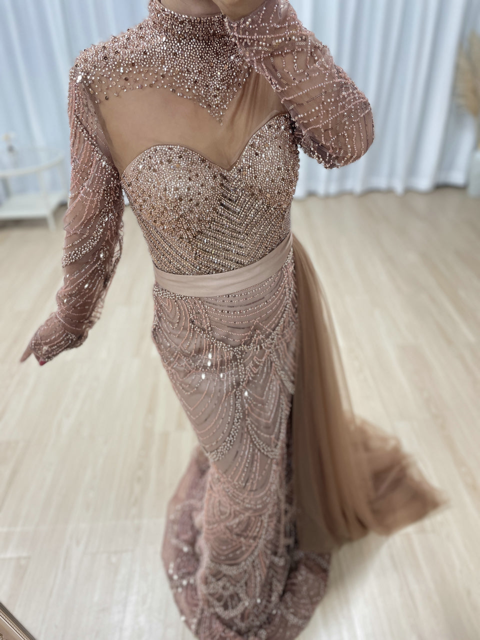 Gorgeous Long sleeves Crystal Beading Of The Bride Evening Gown With Elegant Side Skirt MB40378