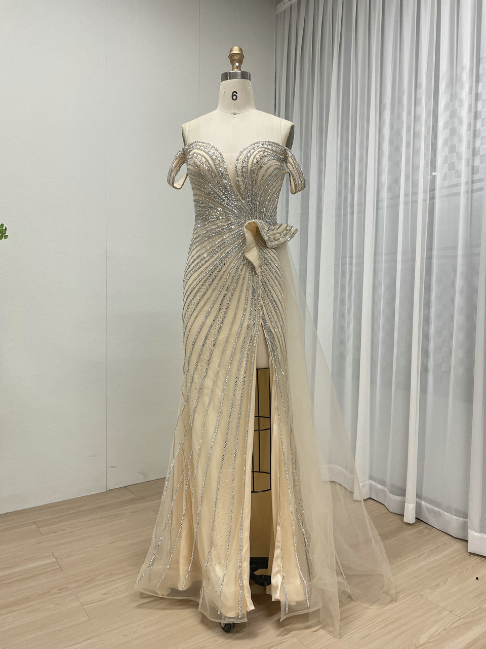 Luxury High Slit Embellished With Sparkly Beaded Evening Party Dresses MB40379