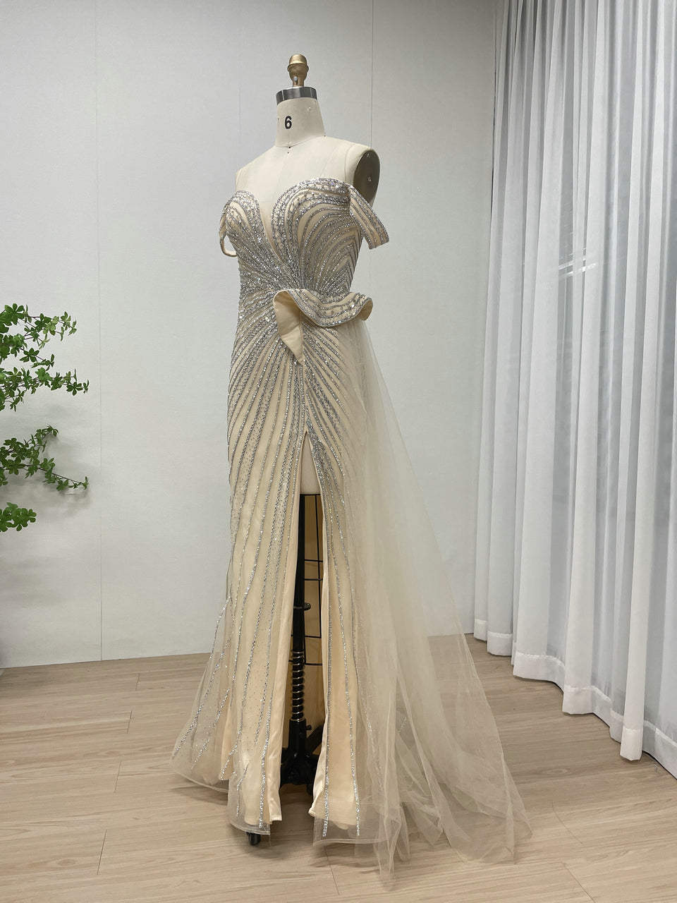 Luxury High Slit Embellished With Sparkly Beaded Evening Party Dresses MB40379