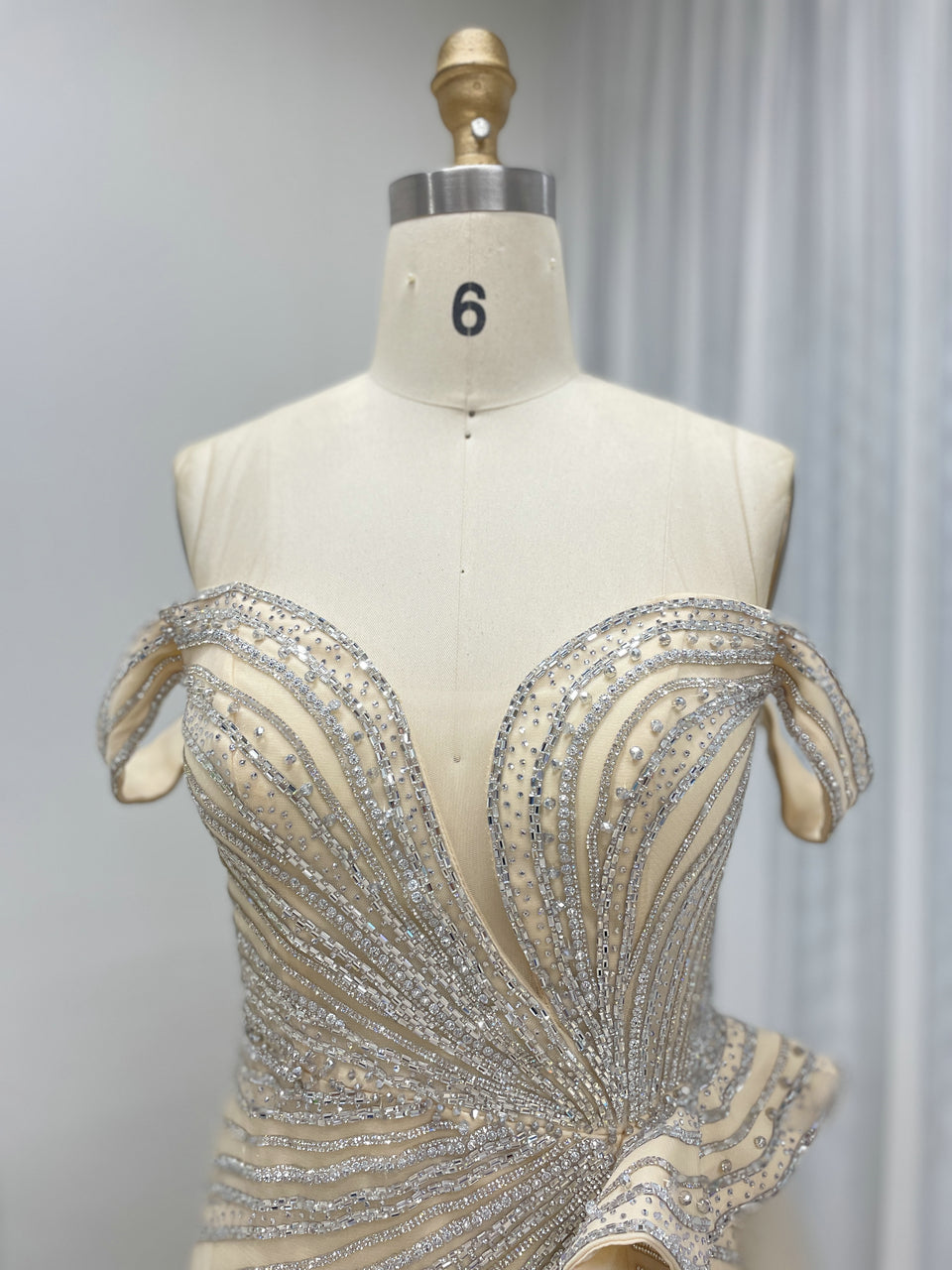 Luxury High Slit Embellished With Sparkly Beaded Evening Party Dresses MB40379