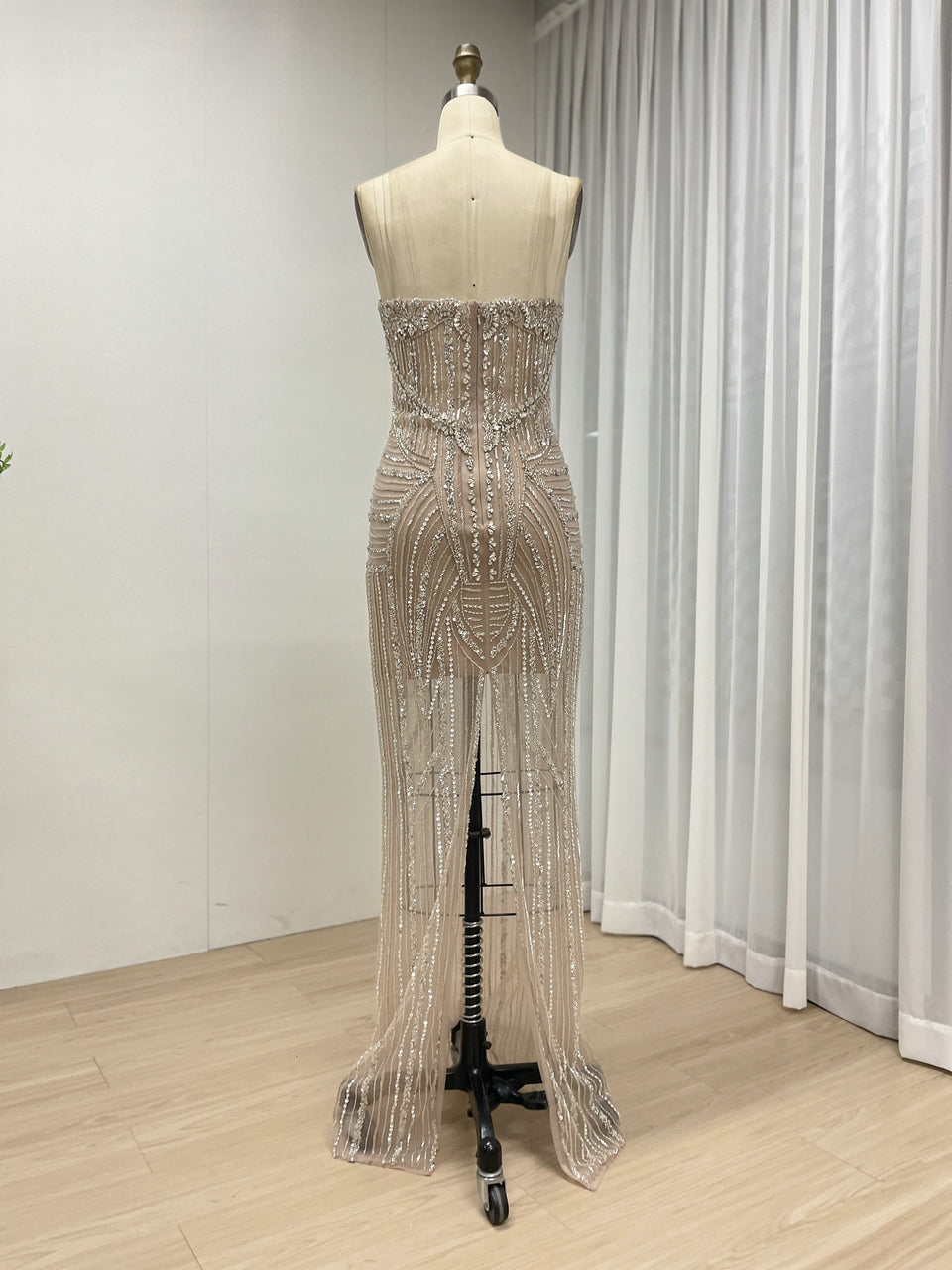 Luxury Feather Sleeve Strapless Couture Beading Knee Length Runway Birthday Party Dress MB40384