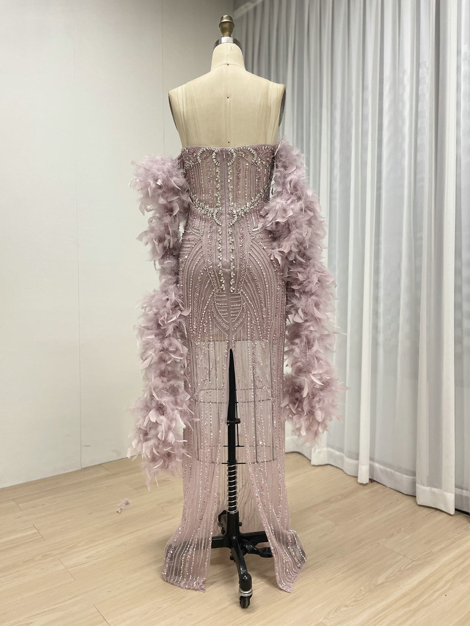 Luxury Feather Sleeve Strapless Couture Beading Knee Length Runway Birthday Party Dress MB40384