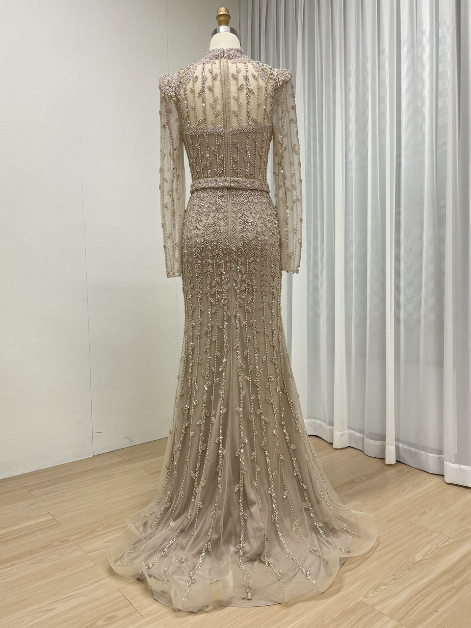 Elegant Handmade Beading Halter Neck 2025 Long Sleeve Wedding Party Mother Dress MB40388